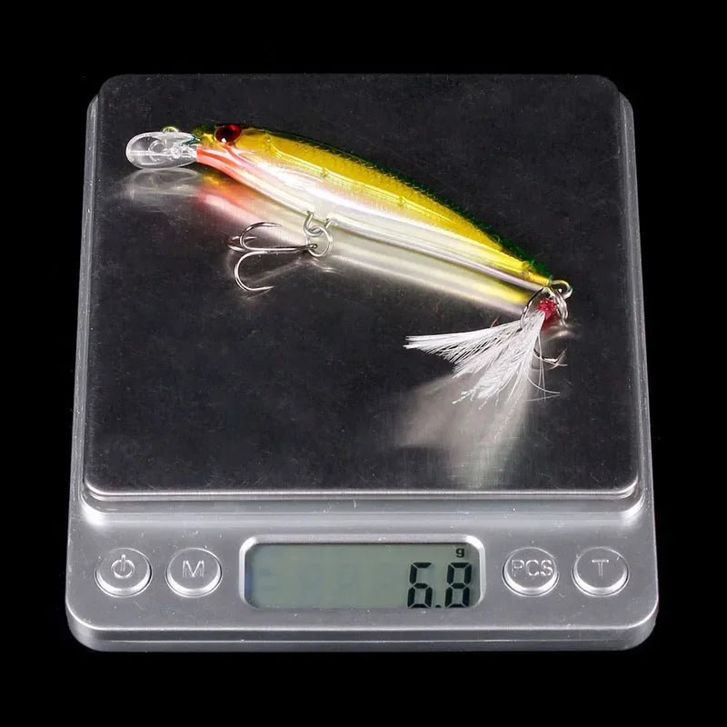 Set de 5 o 10 señuelos duros tipo minnow FFLYBG 9cm/8g, hundimiento, ojos 3D y gancho con pluma